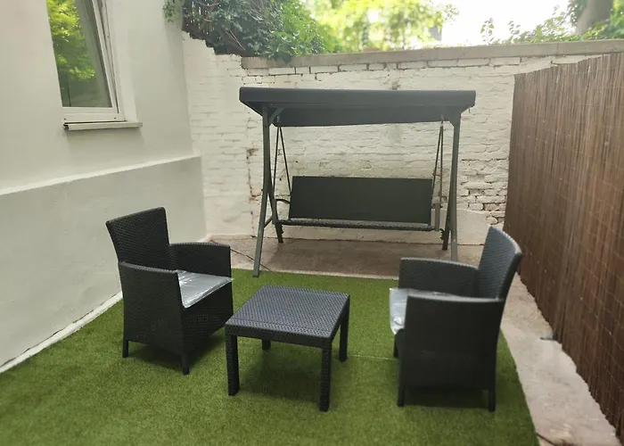 Emerald Holiday Home With Patio